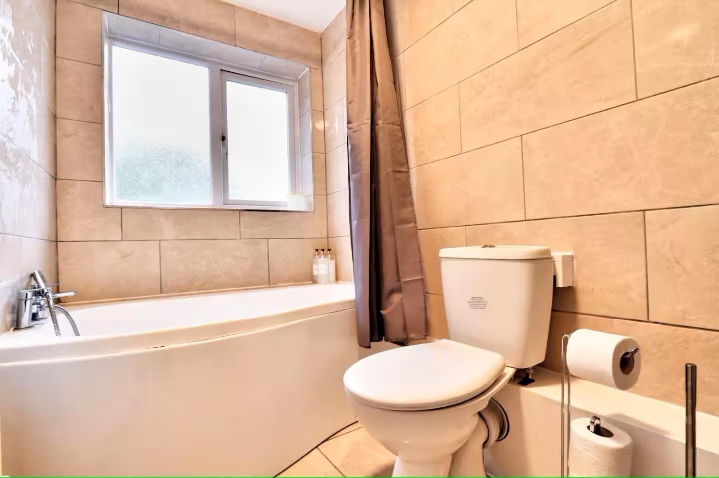 Amazing Beautiful King Size Bedroom 1 - Heybridge  Exterior foto